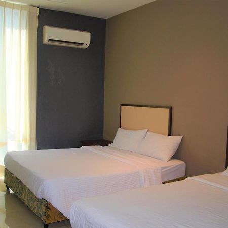 Senrose Hotel Kuantan Esterno foto